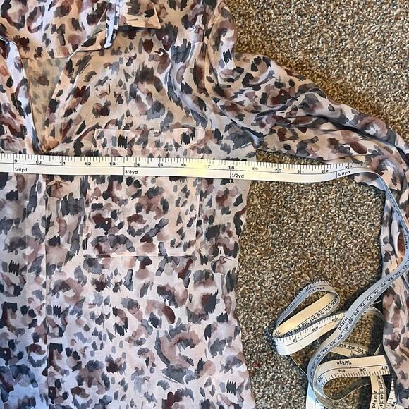 Bella Dahl Brown/Tan Animal Print High/Low Women's Button Down.  Size Small - Picture 4 of 7